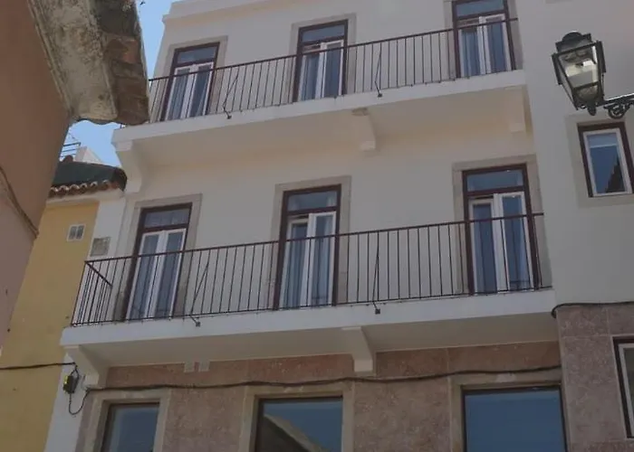 Try Mouraria Lisbona