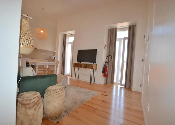 Try Mouraria * Lisboa