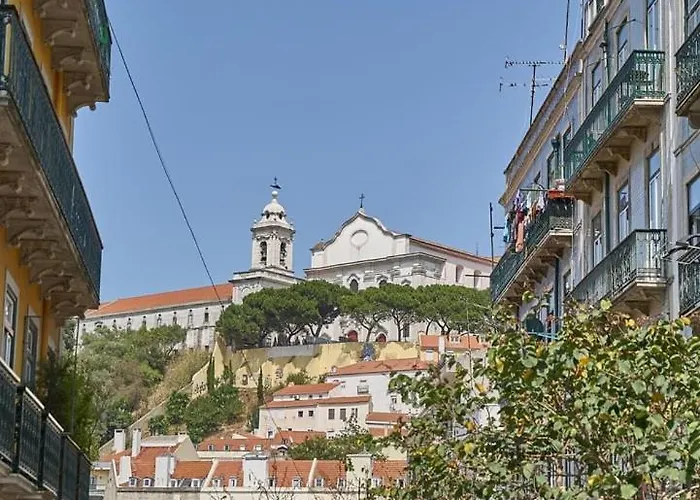 Try Mouraria * Lisboa