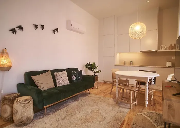 Try Mouraria * Lisboa